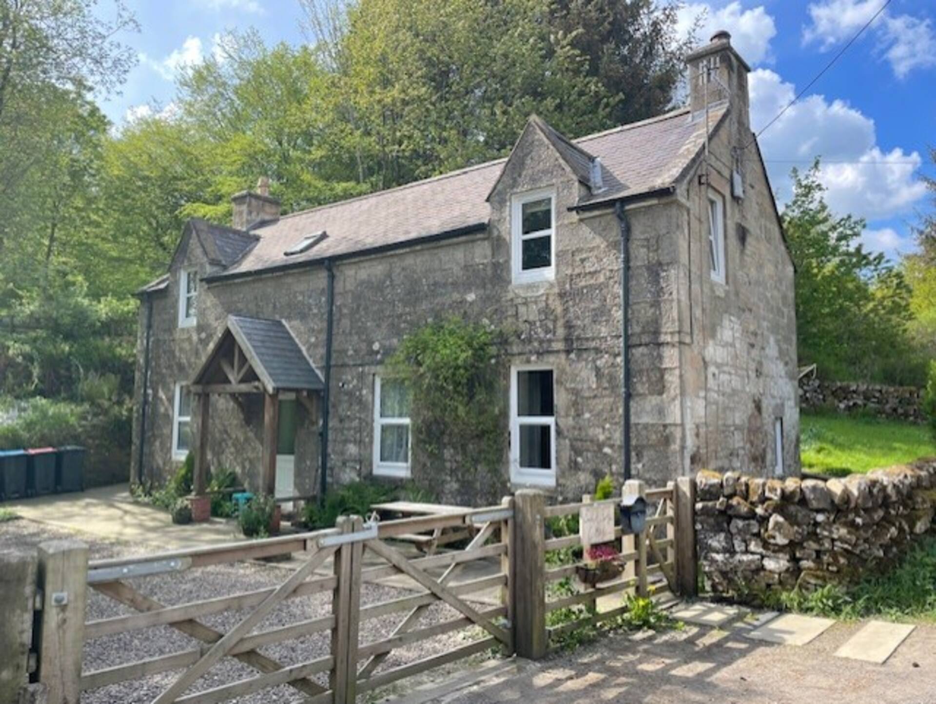 Charm countryside cottage. Relax & enclosed garden