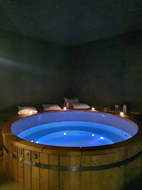 Tuscany  House. Exclusive Hot Tube Jacuzzi e Sauna