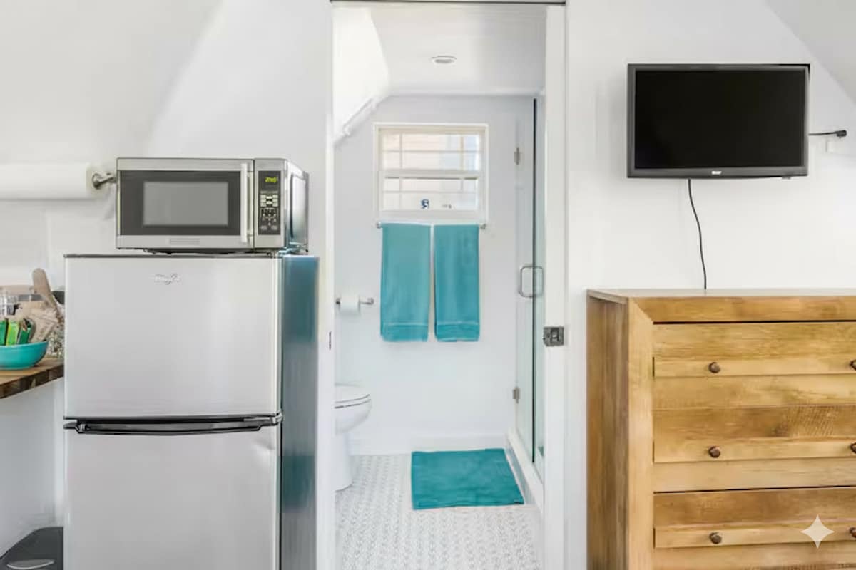 Light-Filled Loft near Lady Bird Lake