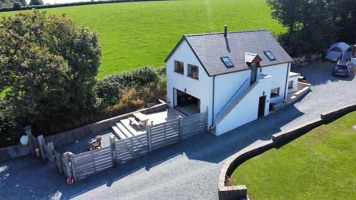 'Little Dingle' Pembroke.(sleeps 8)close To Beach. - Wales