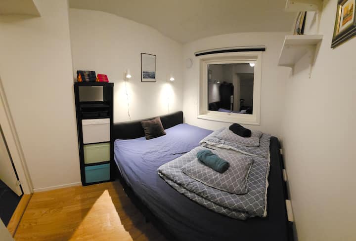 Seng 1 med 160 cm bred dobbeltseng