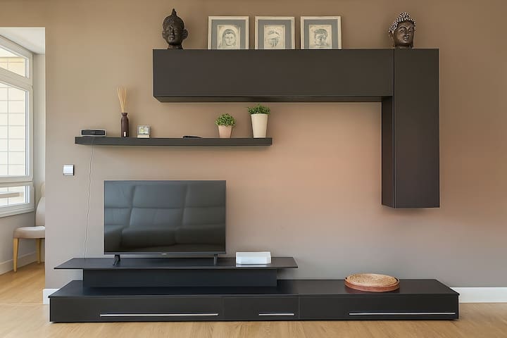 Vistas mar, parking, tablas de surf y bicicletas gallery image 5