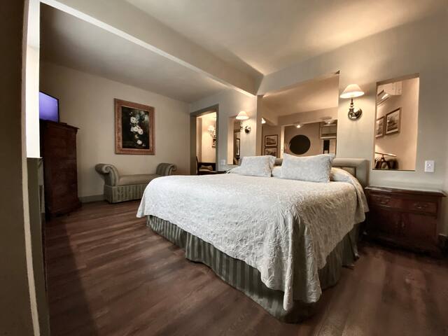 Casa Corp Boutique Suites Condesa managed Airbnb listing 3