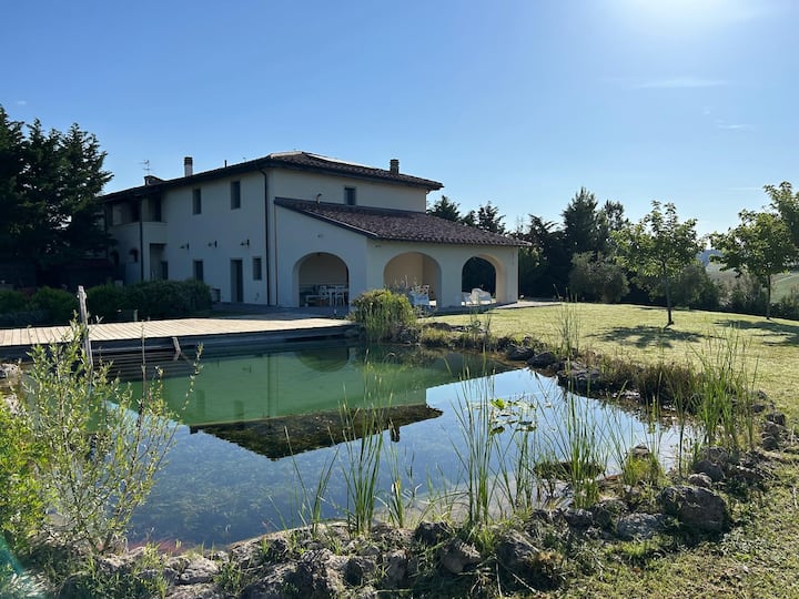 Authentic Tuscan Retreat – Bio Pool & Privacy