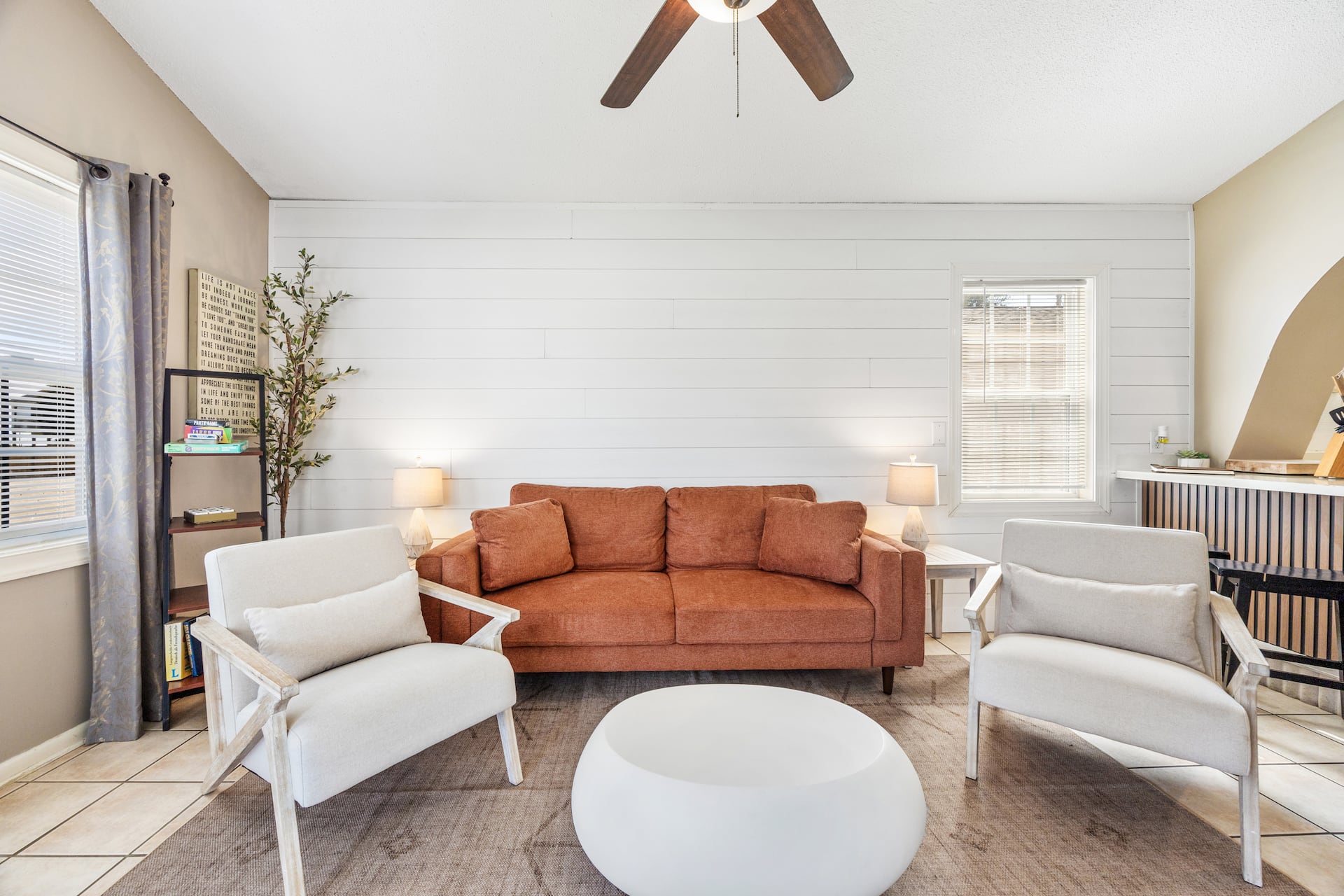 Feel at Home by the Beach - king bed, pet-friendly
