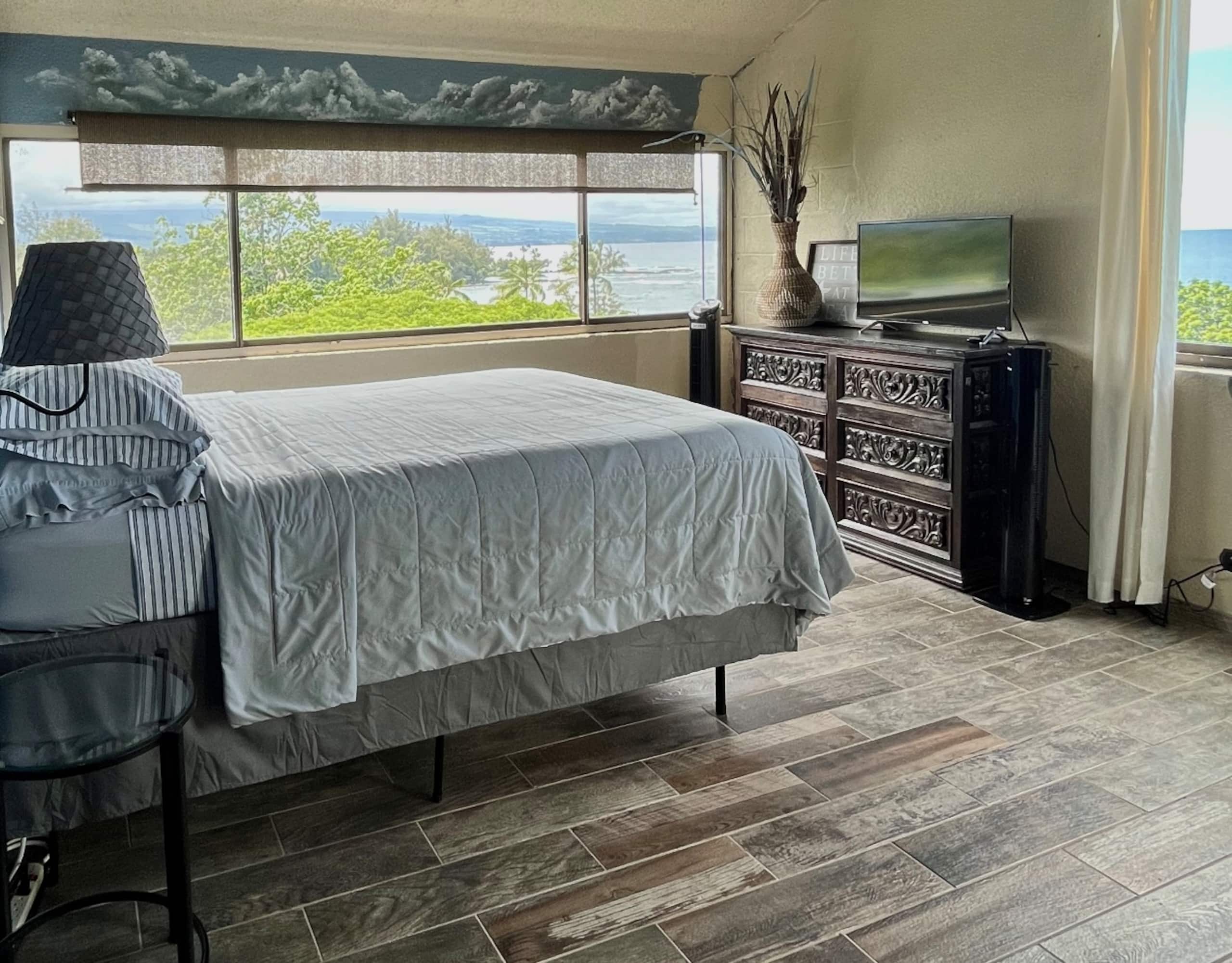 Condo in Hilo · ★4.6 · 2 bedrooms · 2 beds · 1 bath - Image 3