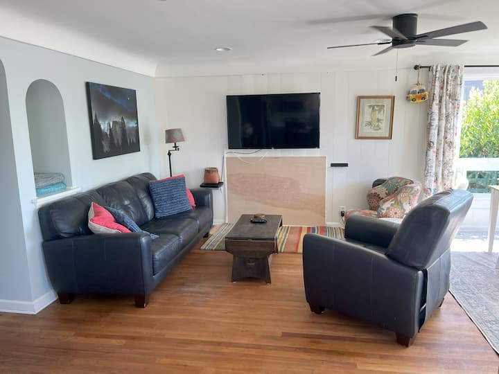 Alki Beach Bungalow - Seattle, WA