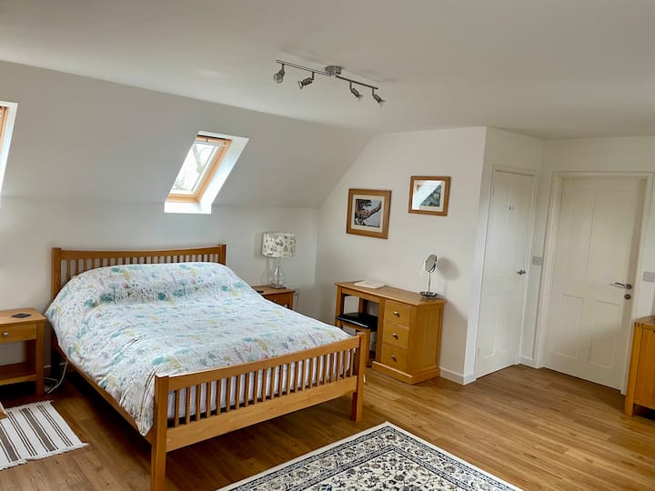 Spacious Self-contained Room. Spectacular Setting! - Builth Wells