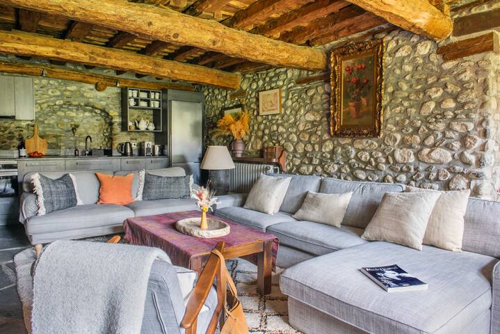 Villa in Mas Sant Marc. Breakfast included. gallery image 4