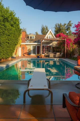 Artistic House in Upscale Neighborhood of Glendale