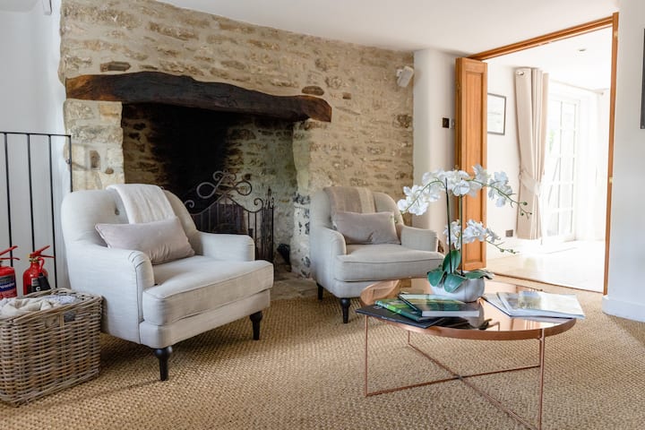 Charming Cotswold’s Escape In Old Woodstock - Bicester