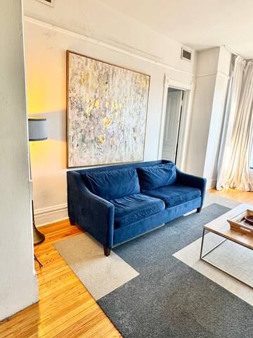 Great location! Spacious and stylish residence! gallery image 2