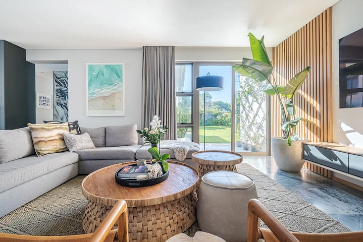 Luxury Family Stay close to Constantia Winelands