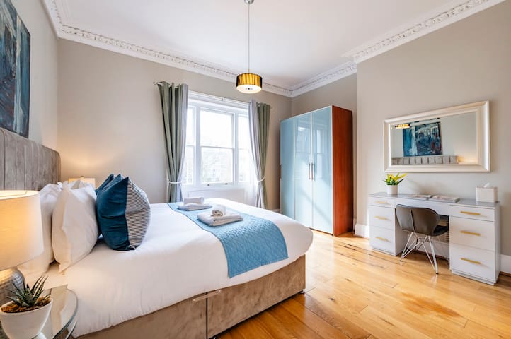 Spacious 2bedroom with Terrace- Hyde Park gallery image 3