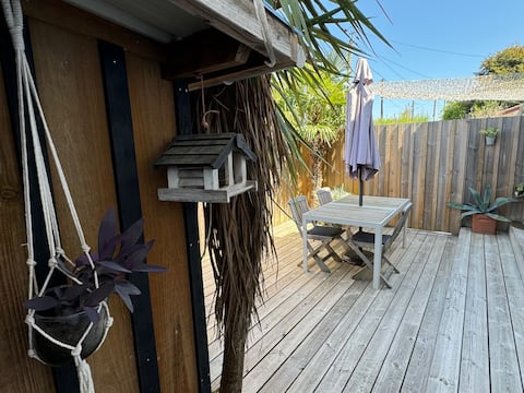 Successful Airbnb property: Quiet apartment close to the city center. in Andernos Les Bains