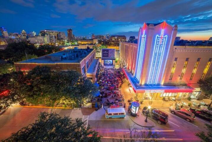 West Village/ Dallas 2BR Prime Location Walkable gallery image 5