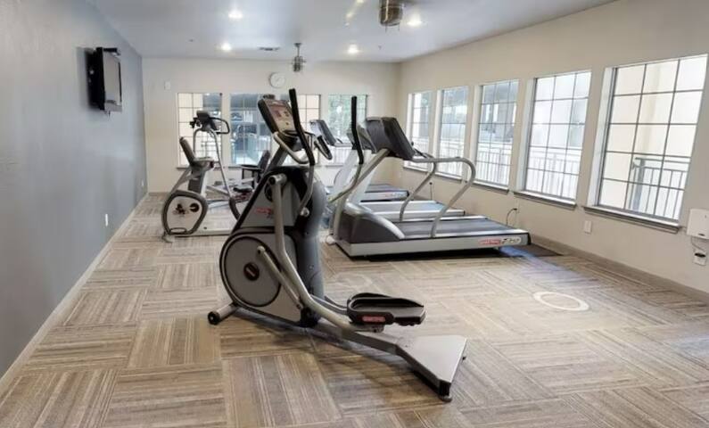 West Village/ Dallas 2BR Prime Location Walkable gallery image 3