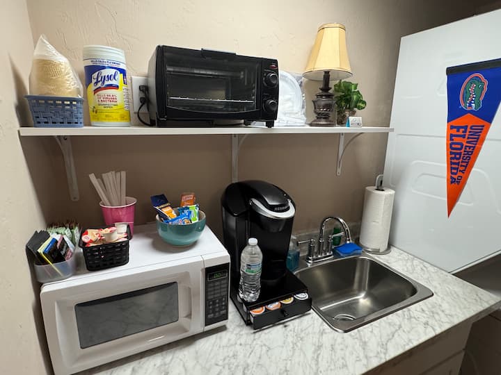 Oak Room -Private Entrance -Washer/dryer/kitchntte - Gainesville, FL
