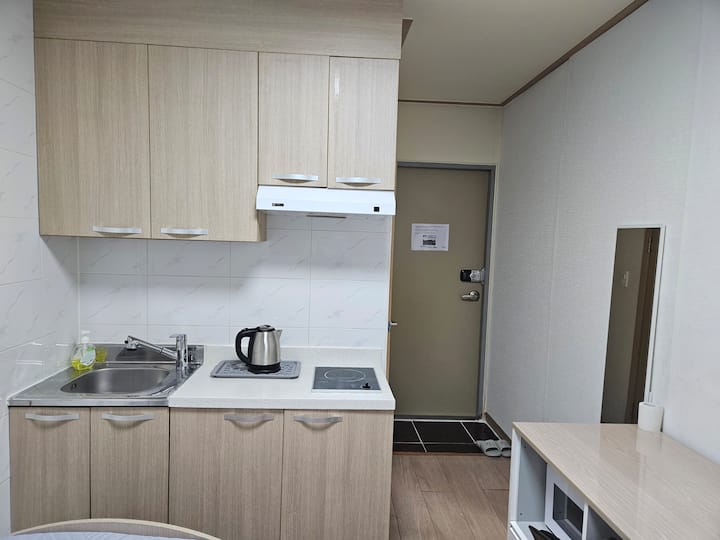 Yh House (Near Hongdae, Sinchon) B-10 - Szöul
