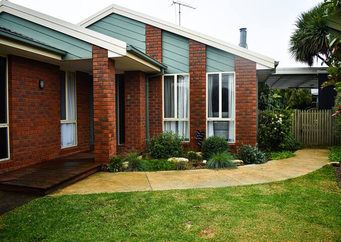 Summer Dayz on Derek gallery image 3