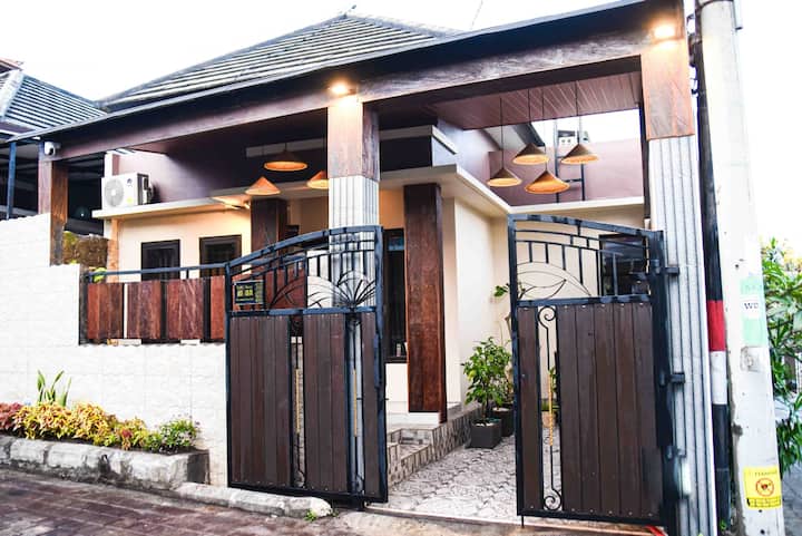 Cantika Jimbaran House - Jimbaran