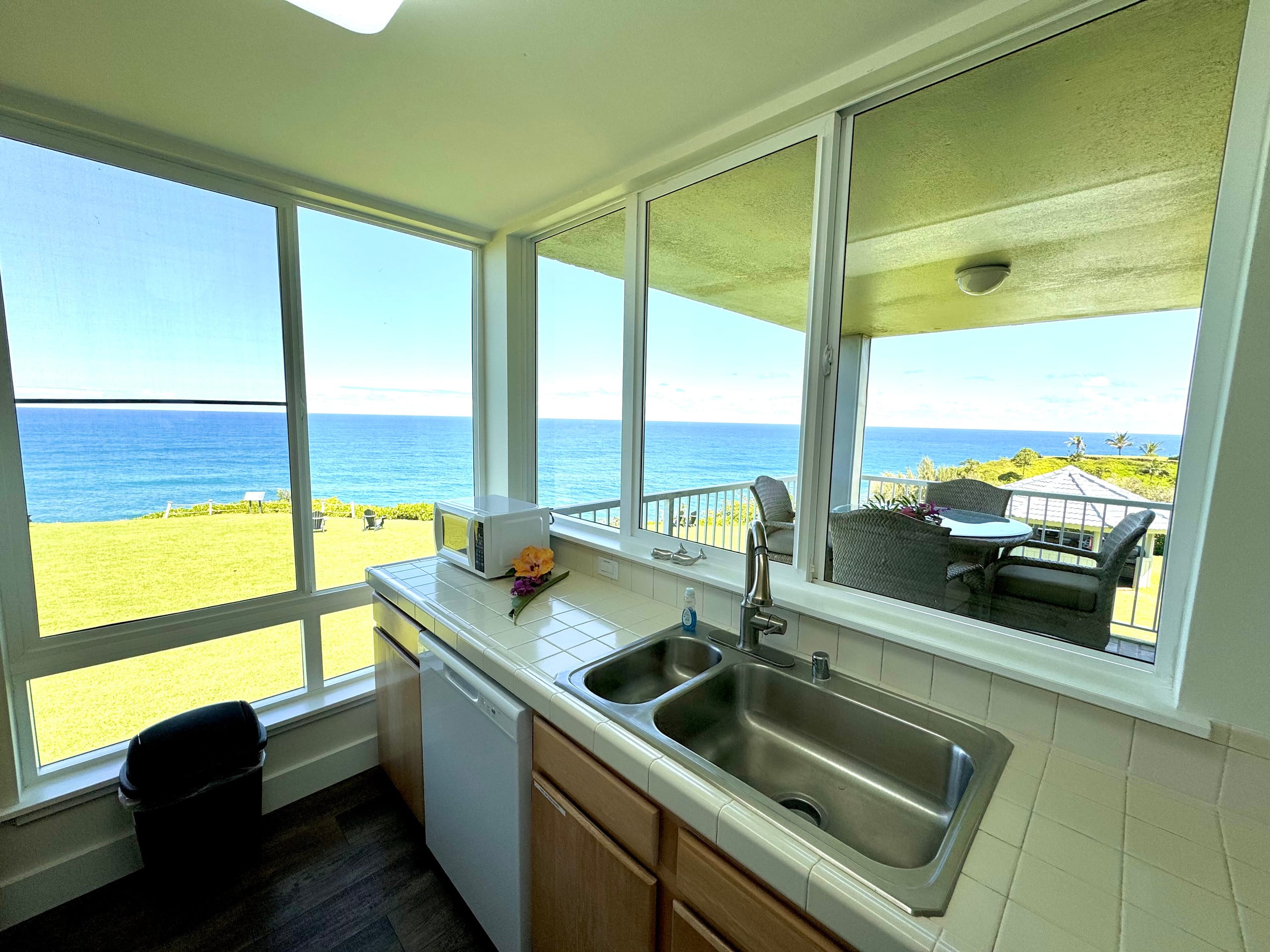 Condo in Princeville · ★4.9 · 1 bedroom · 2 beds · 2 baths - Image 2