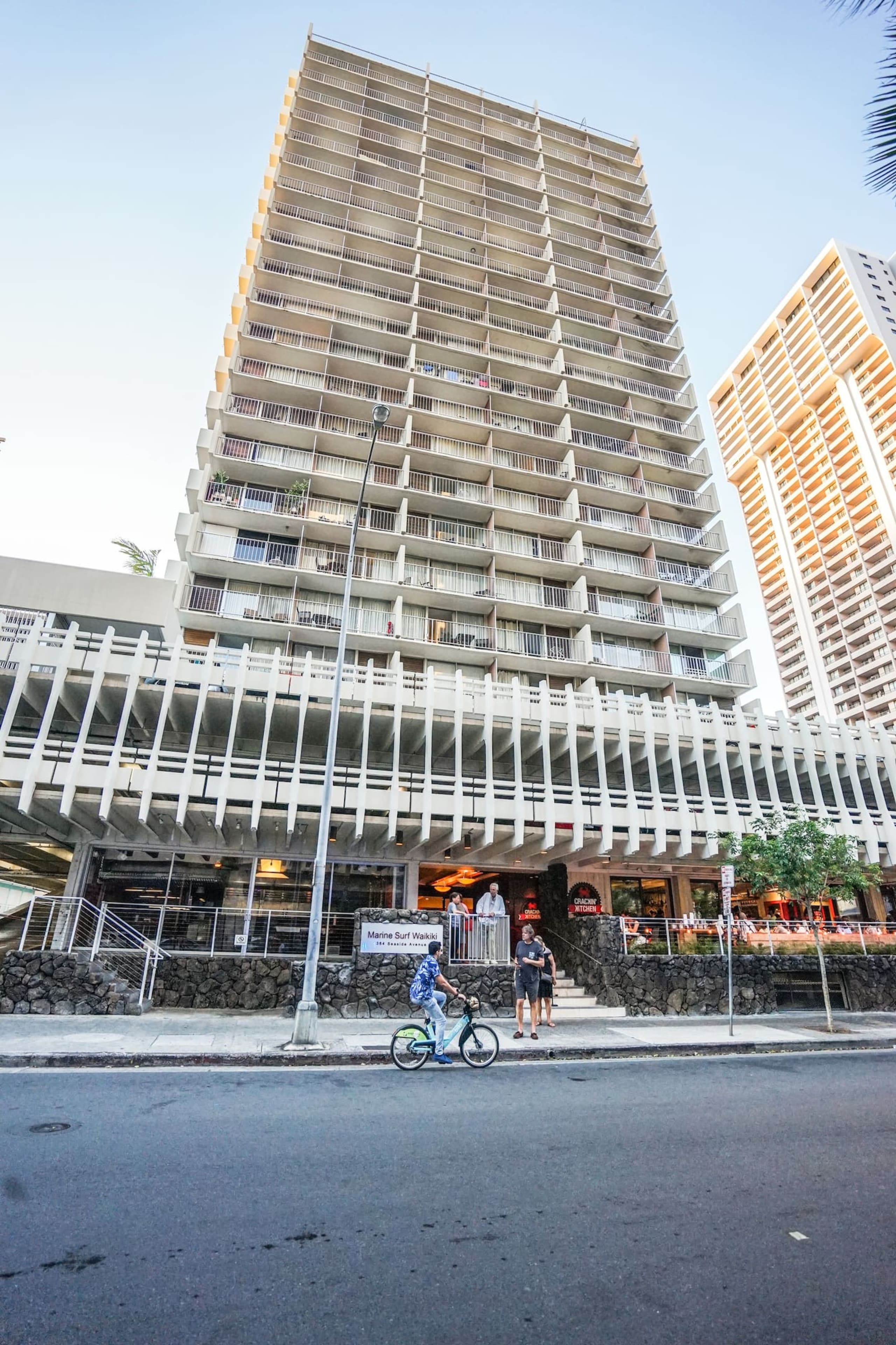 Condo in Honolulu · ★4.79 · 1 bedroom · 2 beds · 1 private bath - Image 20