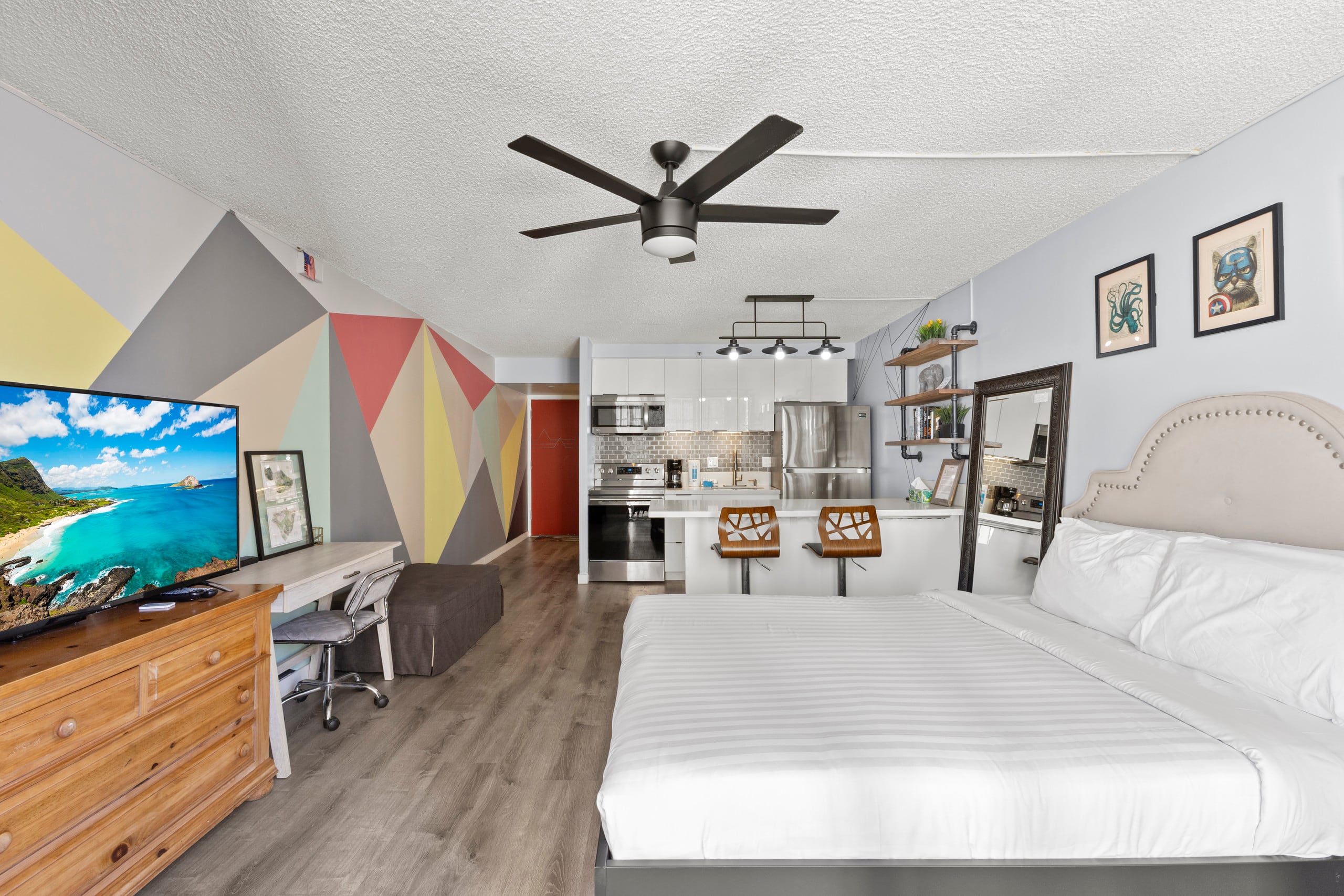 Condo in Honolulu · ★4.79 · 1 bedroom · 2 beds · 1 private bath - Image 8