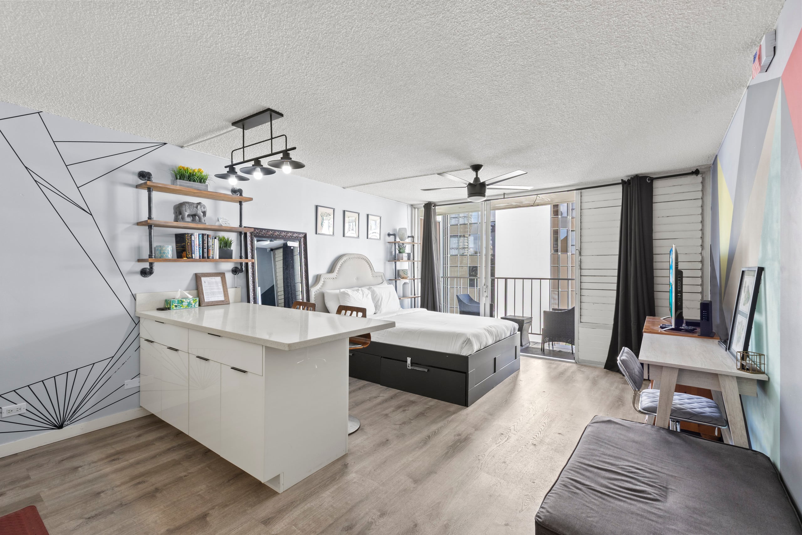 Condo in Honolulu · ★4.79 · 1 bedroom · 2 beds · 1 private bath - Image 2