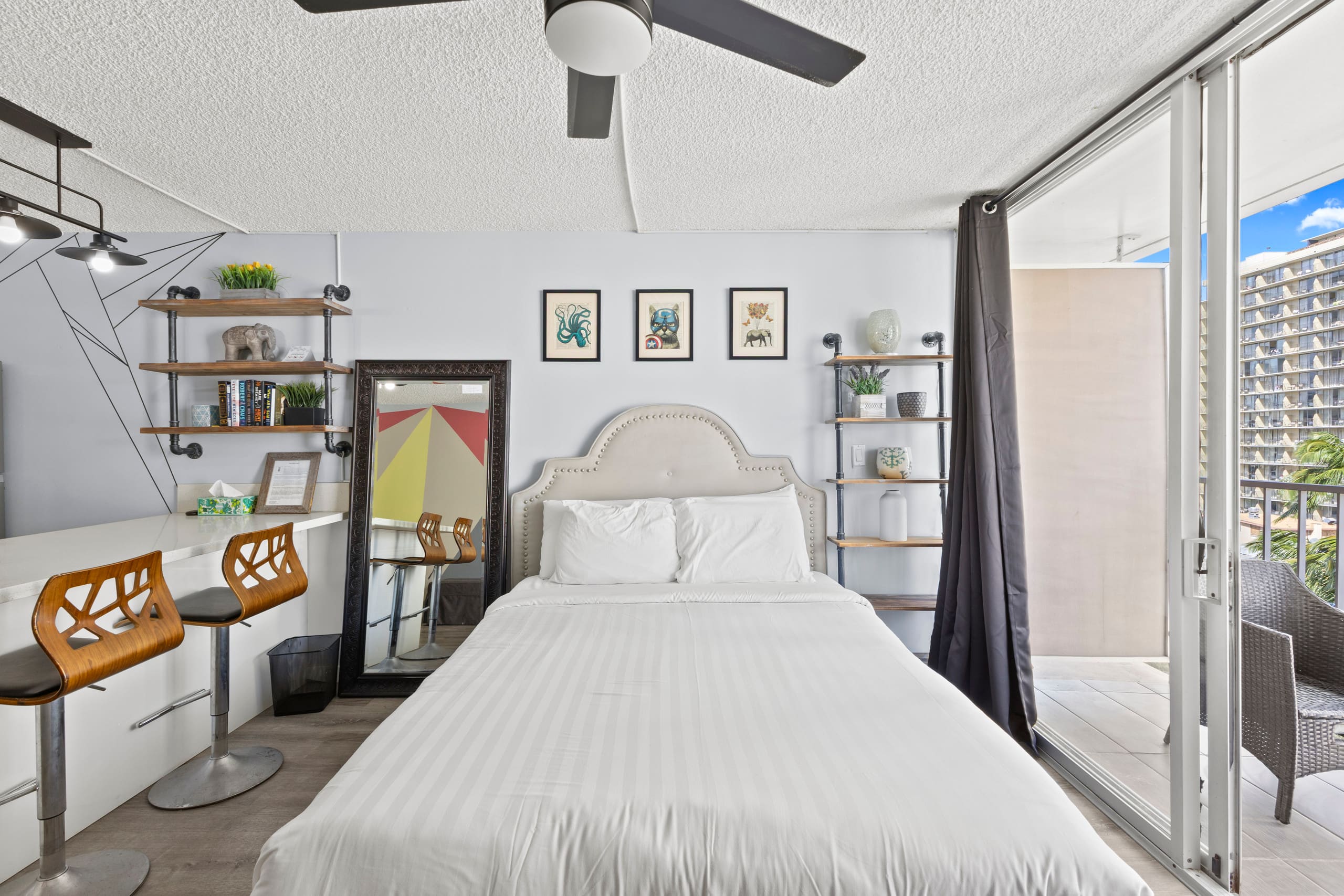 Condo in Honolulu · ★4.79 · 1 bedroom · 2 beds · 1 private bath - Image 9