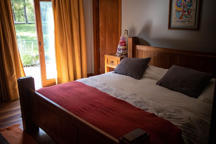 Двокреветна соба 2 со супер брачен кревет (широк 180 - 200 см)