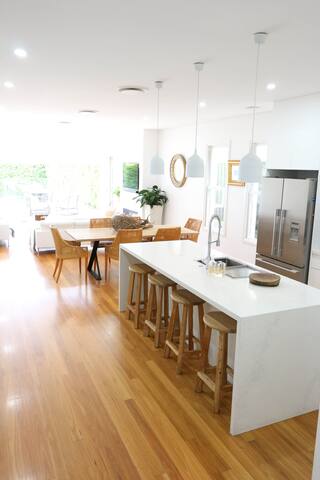 Luxury Balgowlah 3 bedroom home gallery image 2