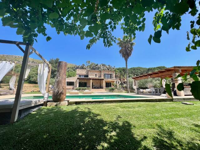 VILLA CAN JOYA amazing 8 min beach gallery image 3