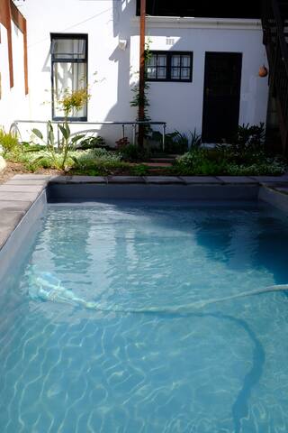 5 Bedroom, solar backup power, house with pool! gallery image 4