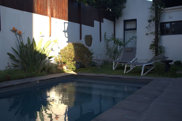 5 Bedroom, solar backup power, house with pool!