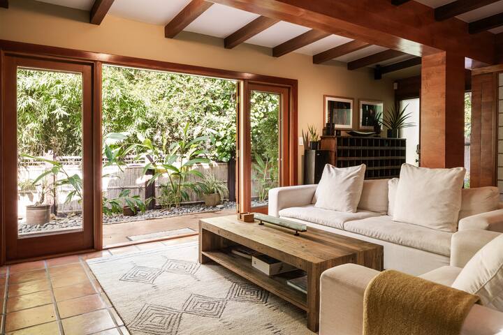 Modern Balinese Zen Spa Retreat in Hollywood Hills gallery image 5