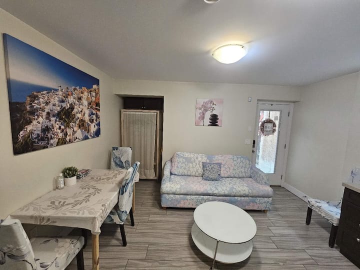 Metropolis Metrotown  2 Bedroom Unit Near Skytrain - New Westminster