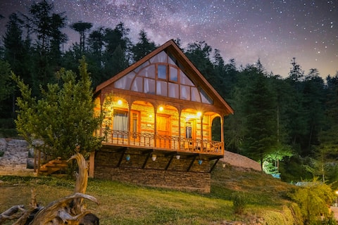 CedarWood Cottage Jungle side Paradise near Shimla