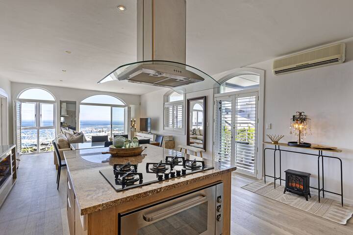 Clifton YOLO Spaces – Clifton Sea View Apartment gallery image 4