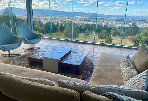 Spacious 6BR  Breathtaking Views  Macedon Ranges