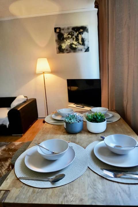 Leistungsstarkes Airbnb: City-Apartment in bester Lage! in Lindenthal