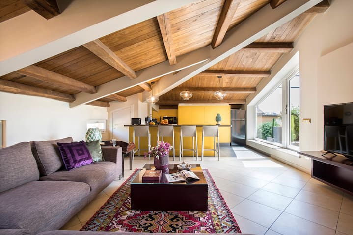 Exclusive Views from a Sunny Attic near Vatican!