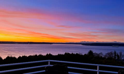 ᗌᗌᗌ Sweeping Views, Huge Balcony, Game/Pool Room