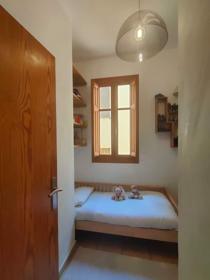 Child's bed ( maximum 10 years old child)