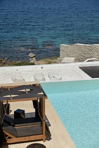 Villa Sea Front pool & hot-tub CalypsoSunsetVillas gallery image 5