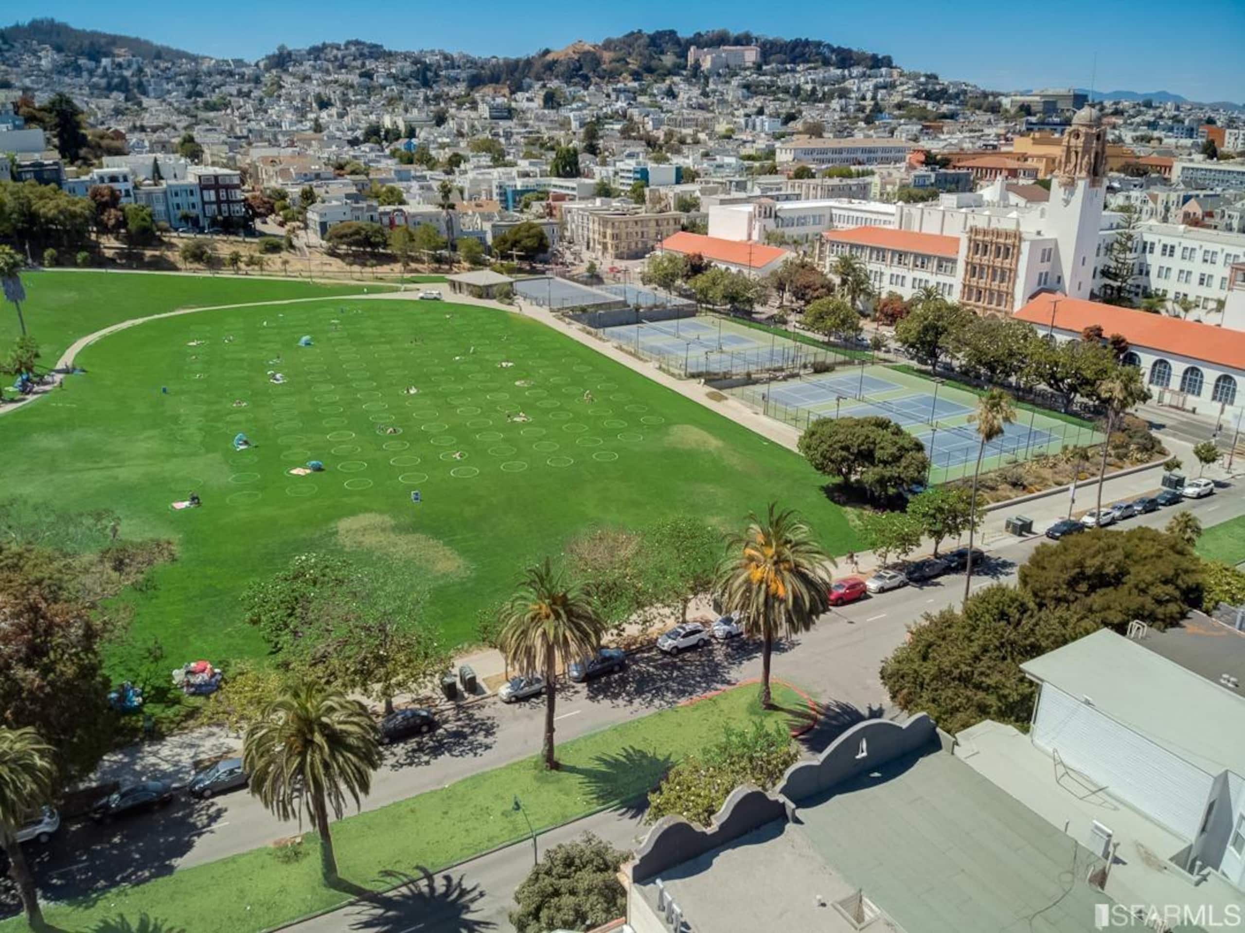 Home in San Francisco · ★4.91 · 1 bedroom · 2 beds · 1 bath - Image 29