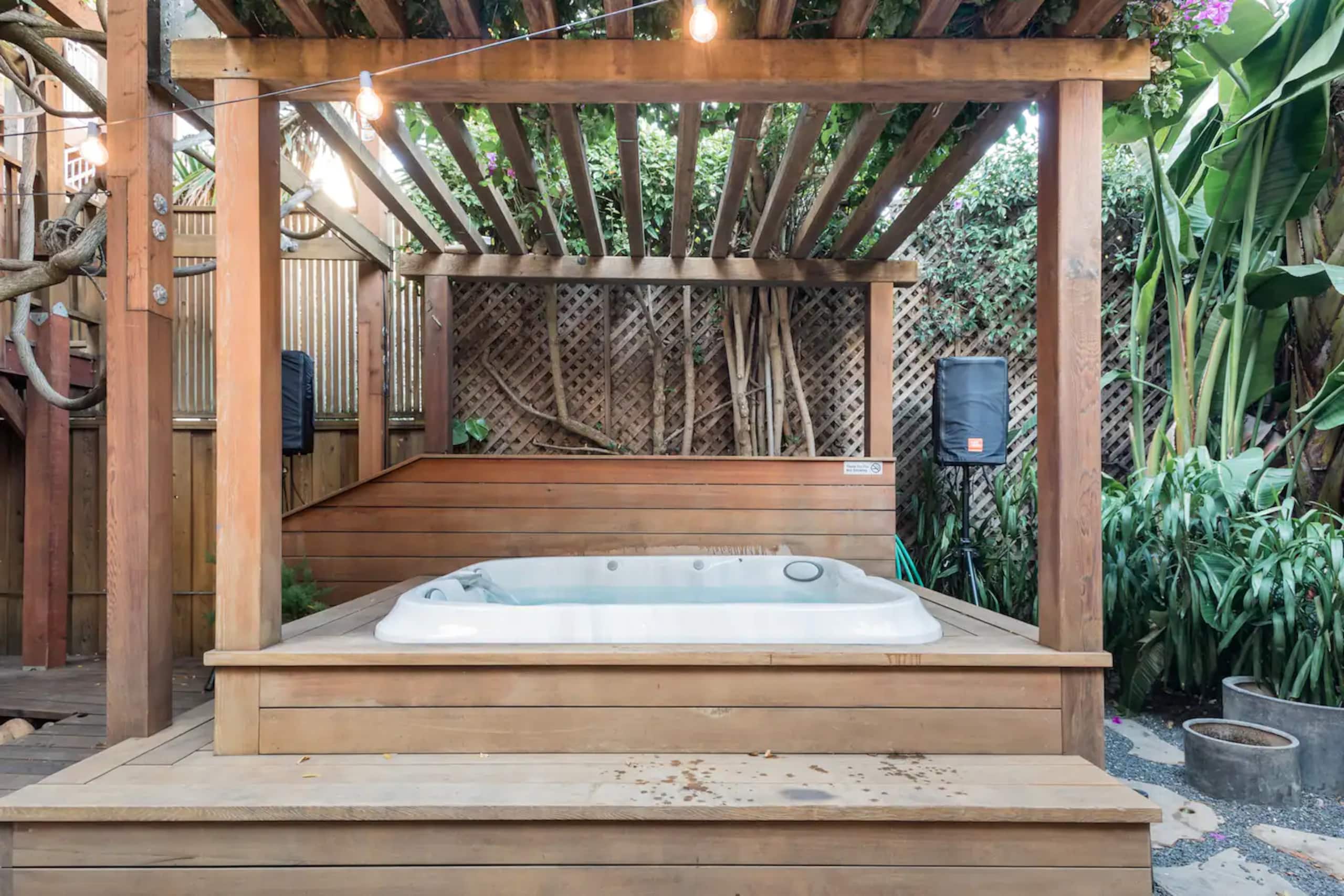 Home in San Francisco · ★4.91 · 1 bedroom · 2 beds · 1 bath - Image 16
