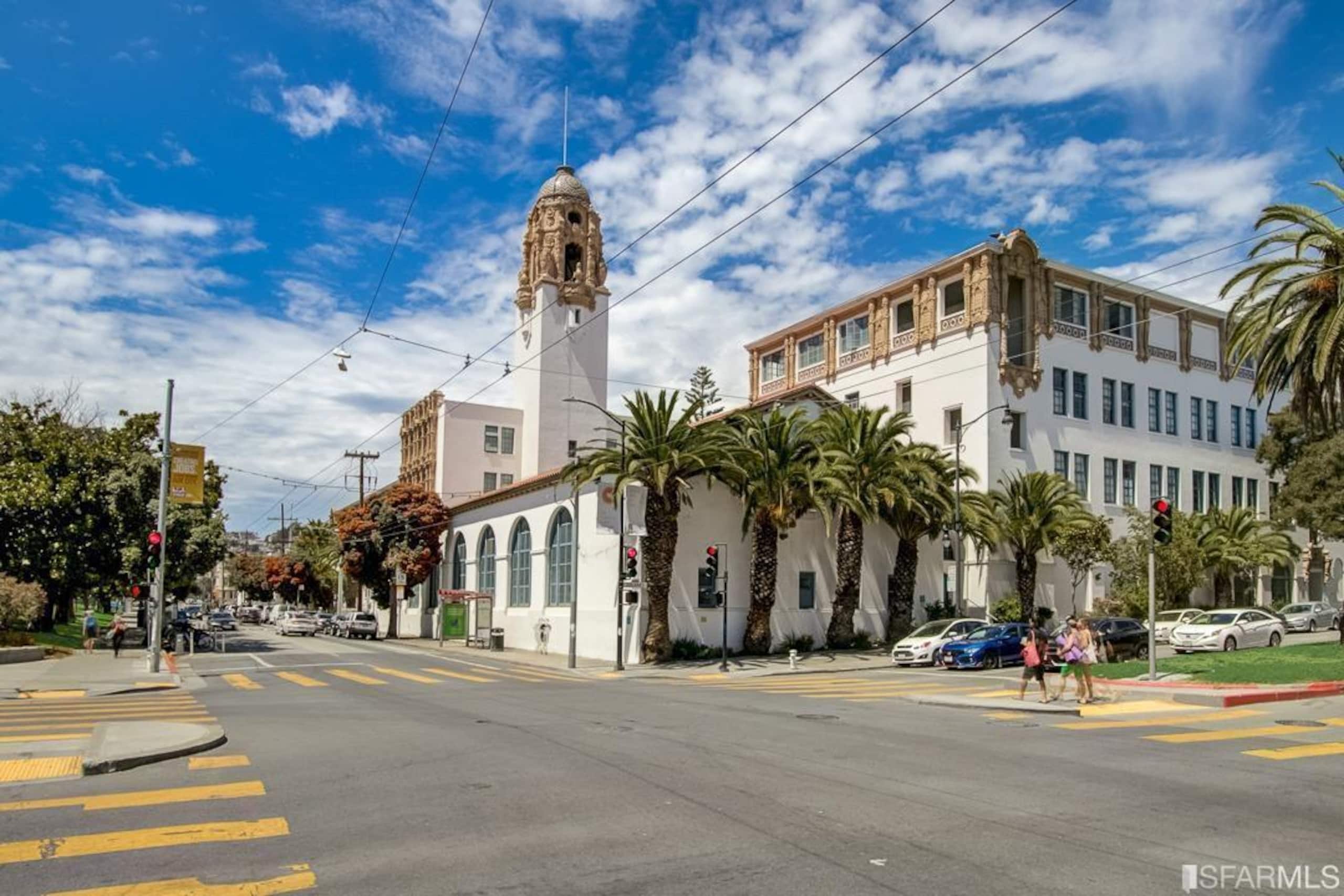Home in San Francisco · ★4.91 · 1 bedroom · 2 beds · 1 bath - Image 22