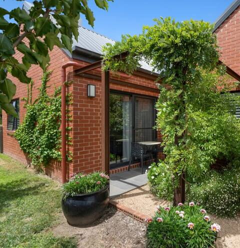Top performing Airbnb: Amantani in Mansfield