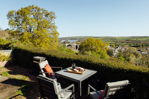 Bright Arty Cottage Dog Friendly Stunning Views